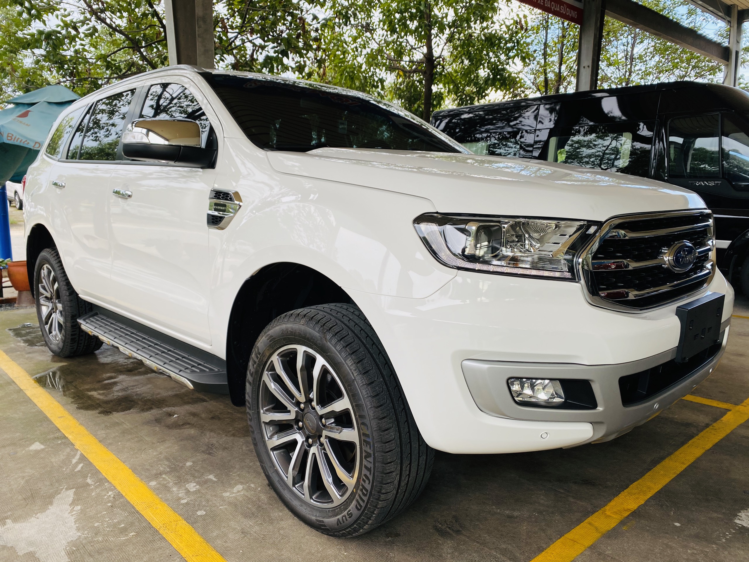 Ford Everest Titanium 4*2 siêu SUV